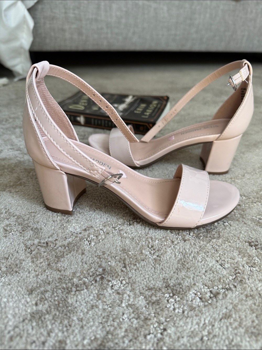 Girls size 1 Nude Patent Block Heel ankle strap— Classic Strappy dress shoe